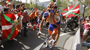 La llegada de La Vuelta a Bizkaia provoca cortes de tráfico 