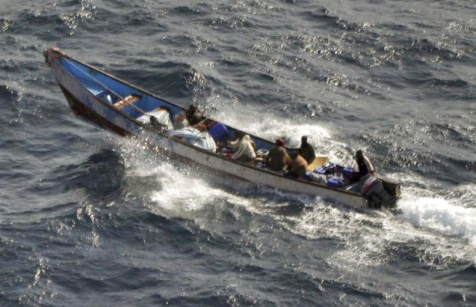 Procesan a 6 piratas somalíes por intentar secuestrar un atunero vasco