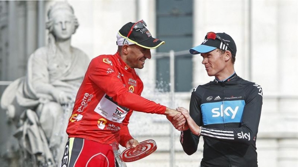 Juanjo Cobo junto a Chris Froome en el podio de La Vuelta a España 2011. Foto: EFE