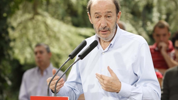 El candidato socialista a la Presidencia del Gobierno, Alfredo Pérez Rubalcaba, durante el acto.