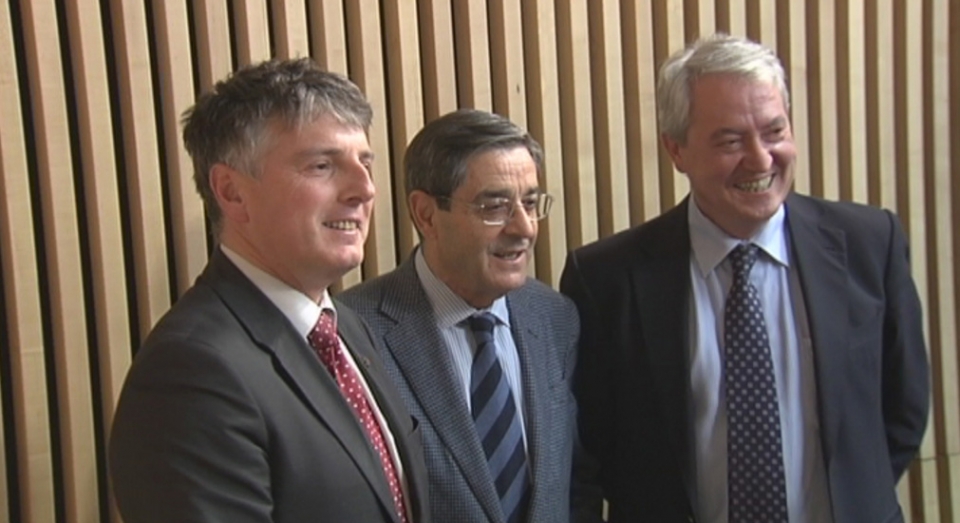 Xabier Iturbe (Kutxa), Mario Fernández (BBK) y Carlos Zapatero (Vital)