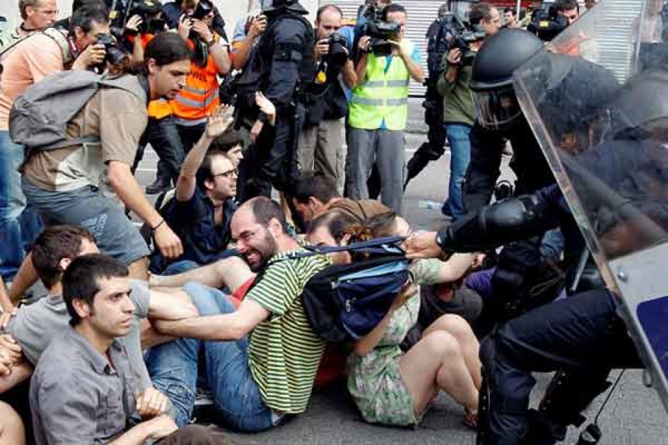 La Fiscalía ve 'desmesurada' la carga de los Mossos del 27-M