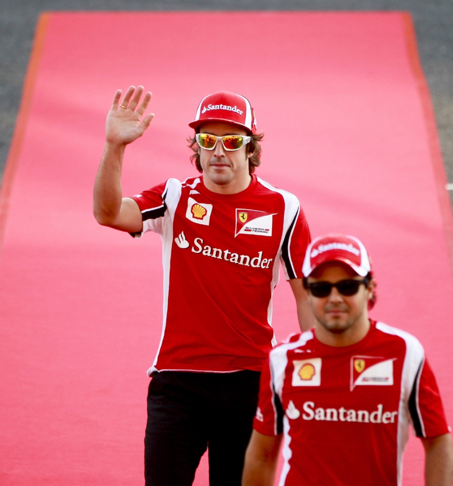 Alonso eta Massa, Japoniako Sari Nagusirako prest. Argazkia: EFE