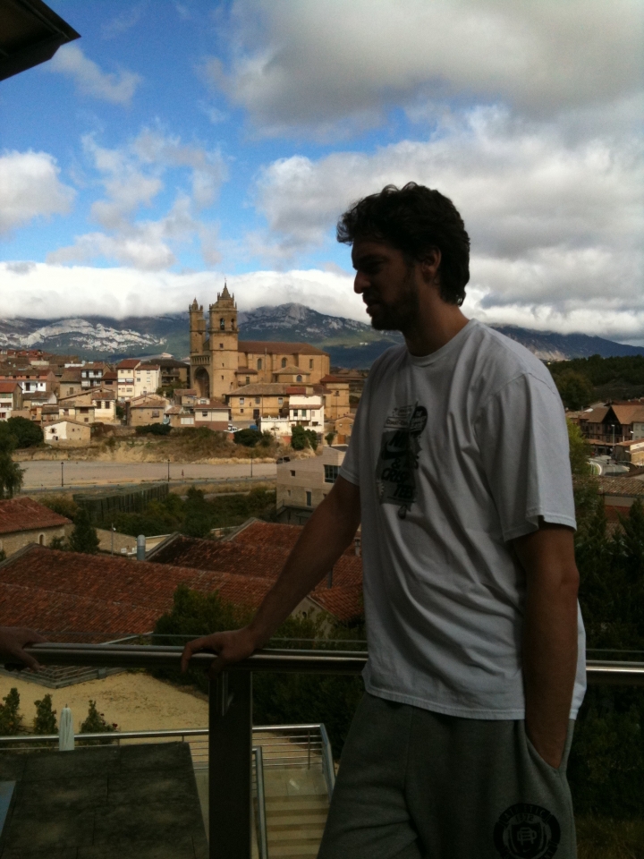 Foto publicada de Pau Gasol en Elciego, publicada por el jugador en Twitter.