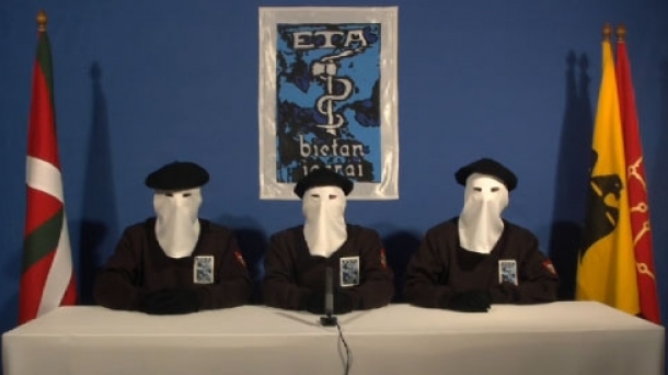 Des membres de l'ETA annonçant un cessez-le-feu. Photo: EITB
