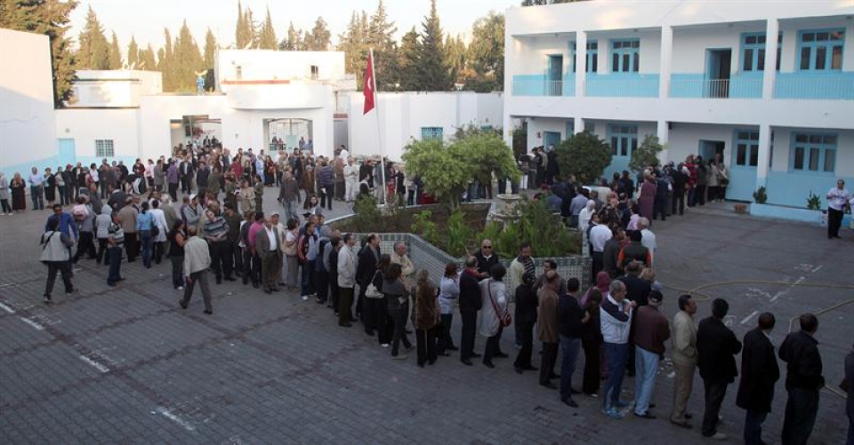 Largas colas para votar en Túnez. Foto: EFE