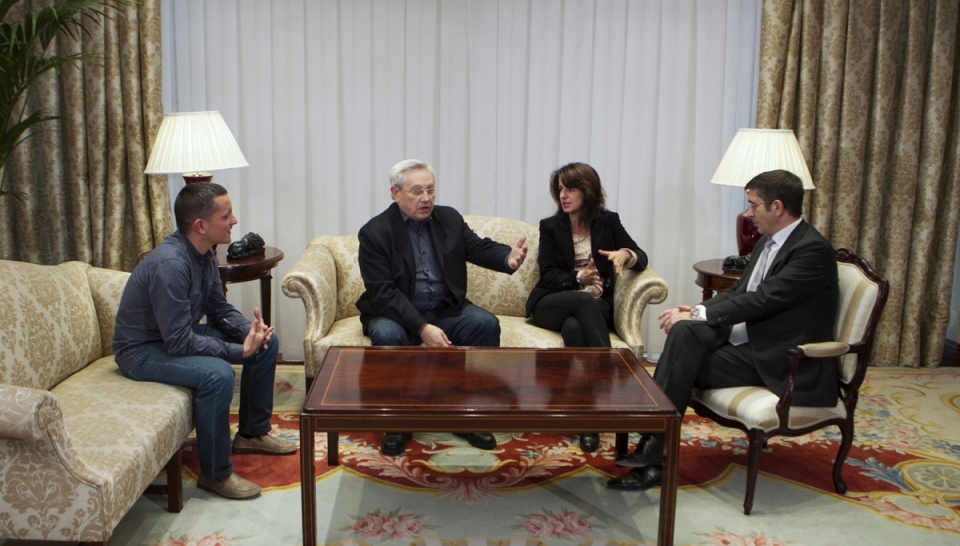 Imagen de la reunión entre Patxi López y Aralar. Foto: EFE