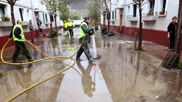 El alcalde de Donostia y la portavoz foral hablan sobre las inundaciones en Gipuzkoa