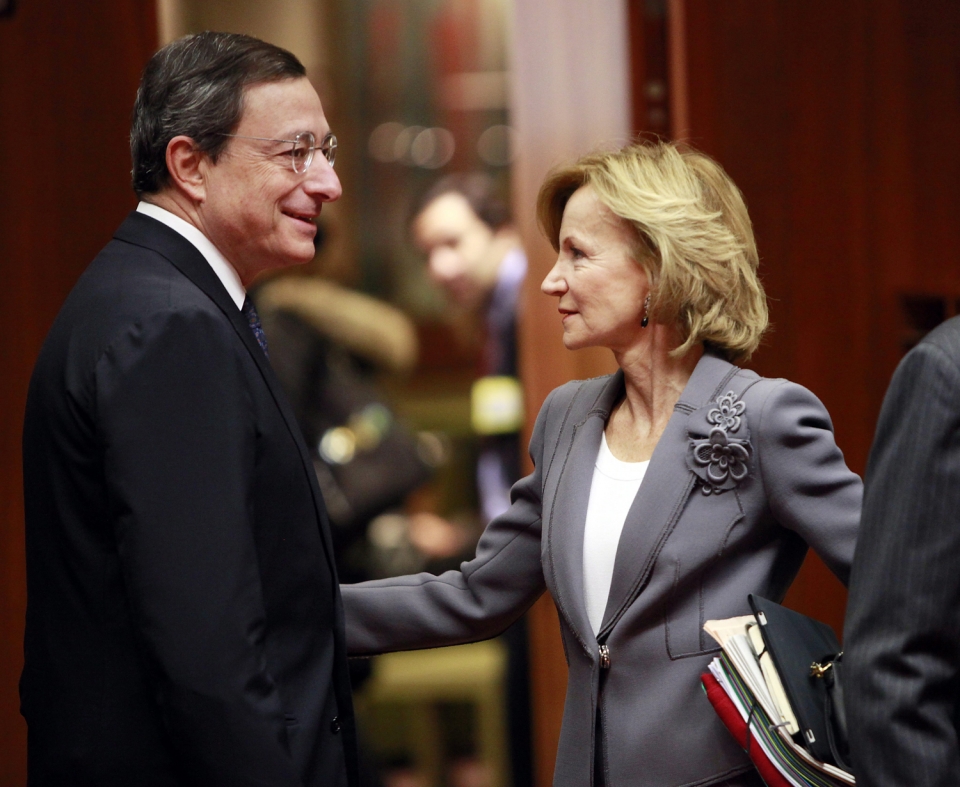 Salgado conversa con el nuevo presidente del Banco Central Europeo. Foto: Efe.