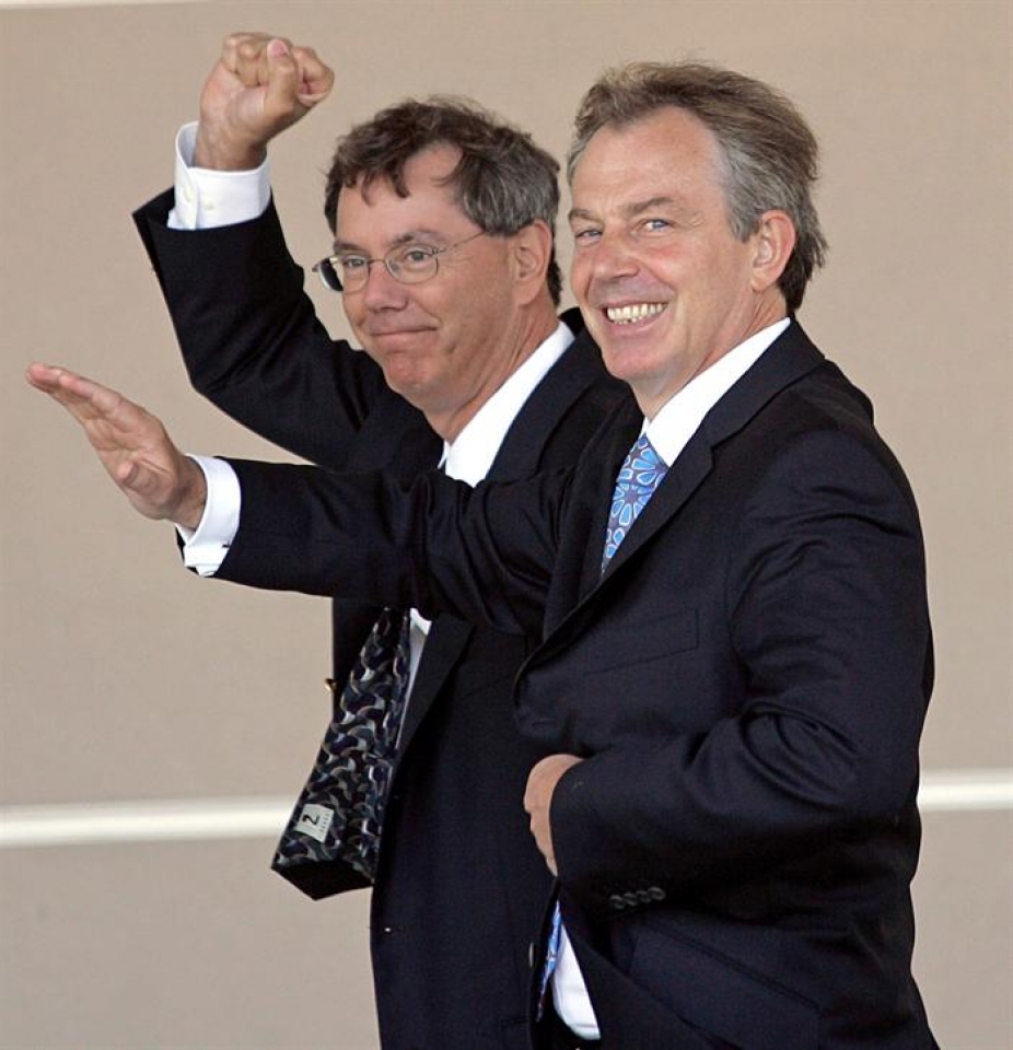 Imagen de archivo del nuevo presidente de Apple, Arthur Levinson, con a Tony Blair. Foto: EFE