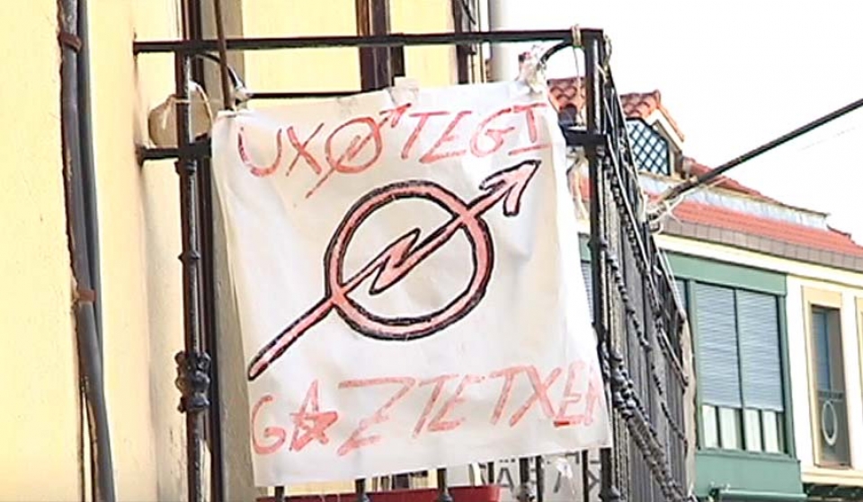 Uxotegiko gaztetxea itxi du Ertzaintzak, Donostian