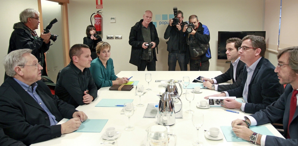 Dirigentes del PP se han reunido hoy en Donostia-San Sebastián con representantes de Aralar.