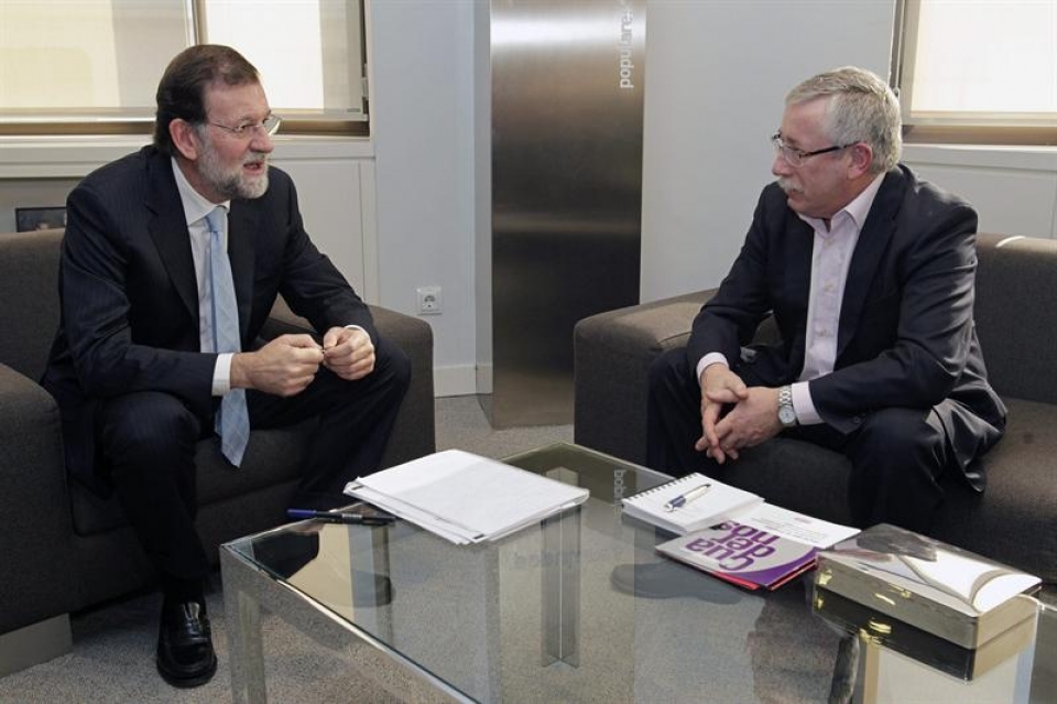 Mariano Rajoy recibe en Génova al secretario general de CCOO, Ignacio Fernández Toxo. EFE