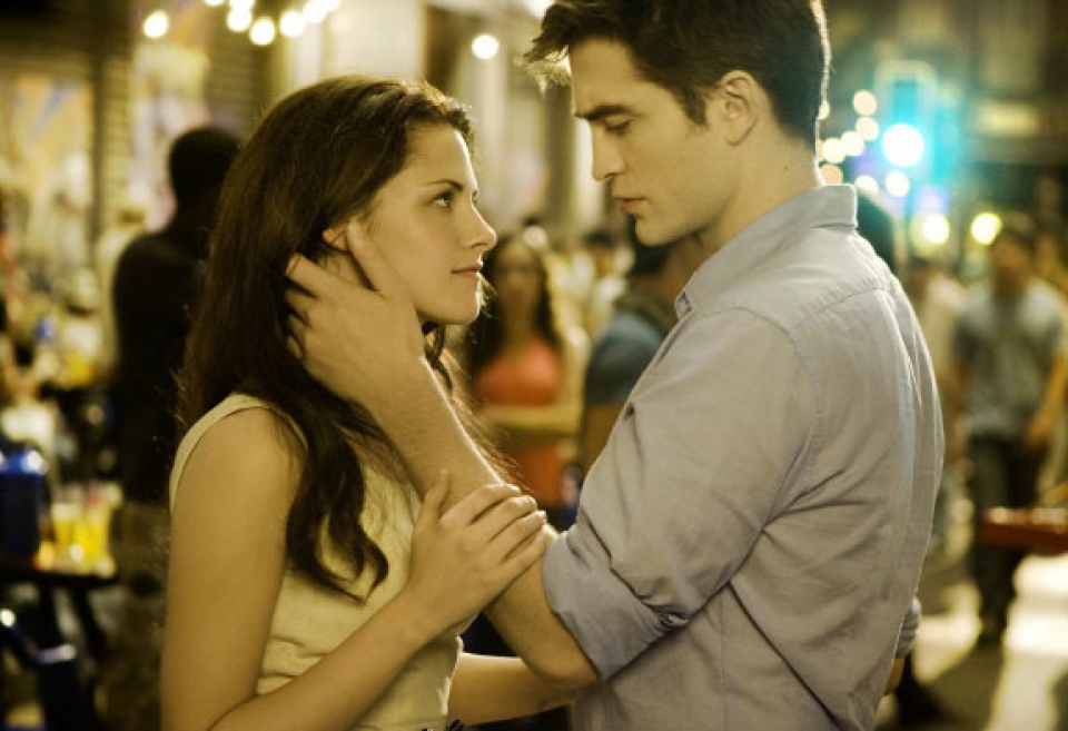 Krristen Stewart y Robert Pattinson, en una escena de 'Amanecer'. Foto: Summit Entertainment