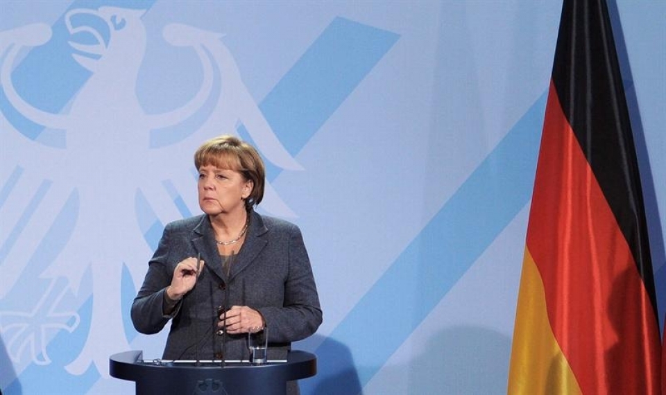 La canciller Angela Merkel propone que la UE controle los presupuestos griegos.