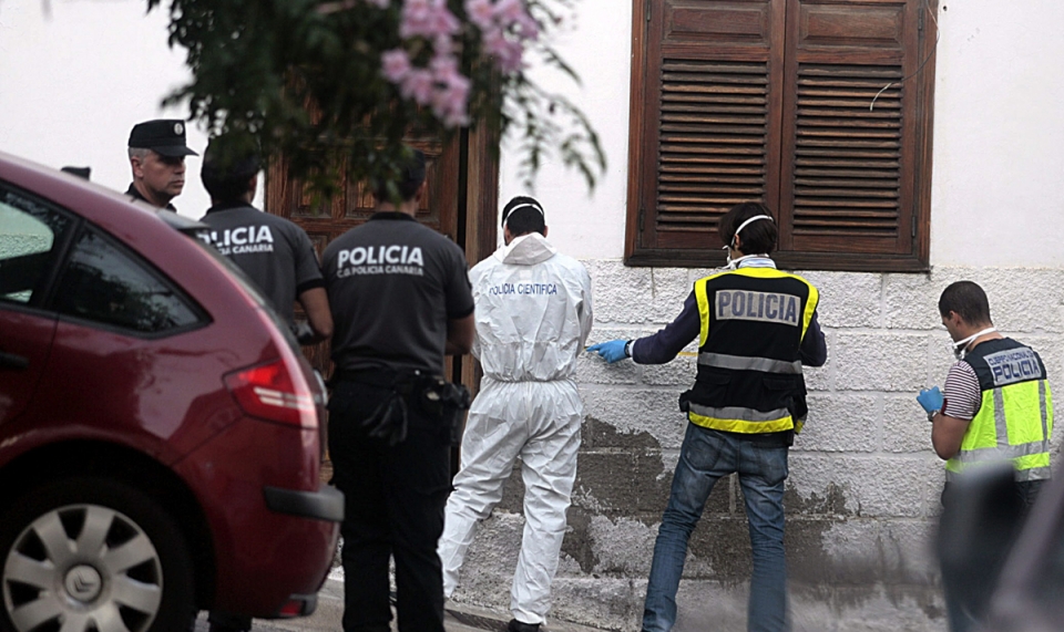 Detienen a la madre de dos niños hallados muertos en Tenerife