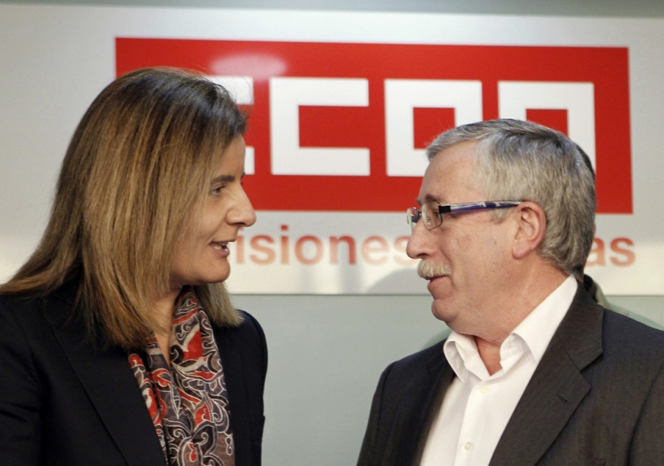 Báñez destaca 'buena disposición' de CEOE, CCOO y UGT ante la reforma