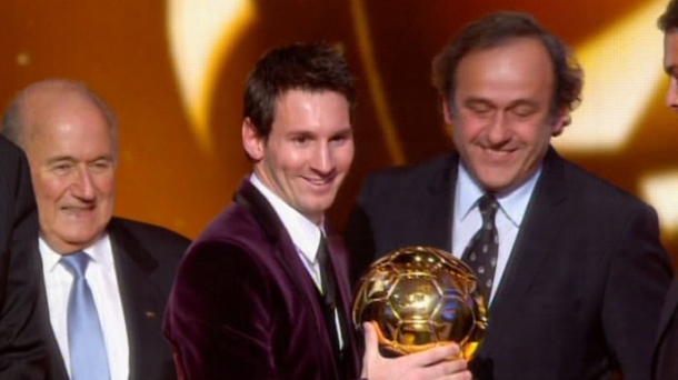 Messi recibe su tercer Balón de Oro