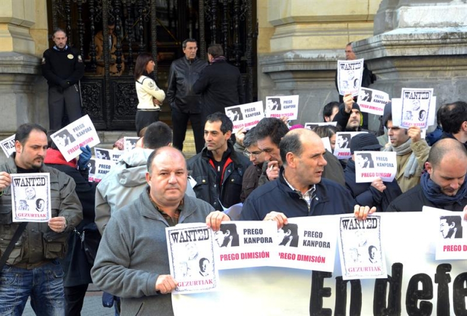 Trabajadores de MetroBilbao llevan el conflicto a la Diputación