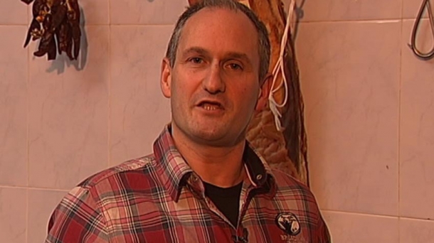 Mikel Elizegi: 'Errege opil bat 50 eurotan saltzea, lapurreta da'