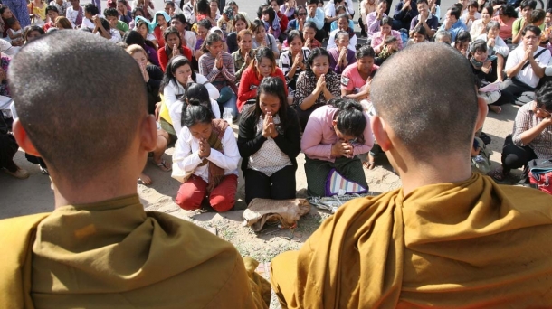Éxodo de monjes budistas