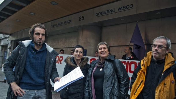 Los sindicatos ELA, LAB y STEE-EILAS han registrado hoy el paro en el sector público. Foto: Efe.