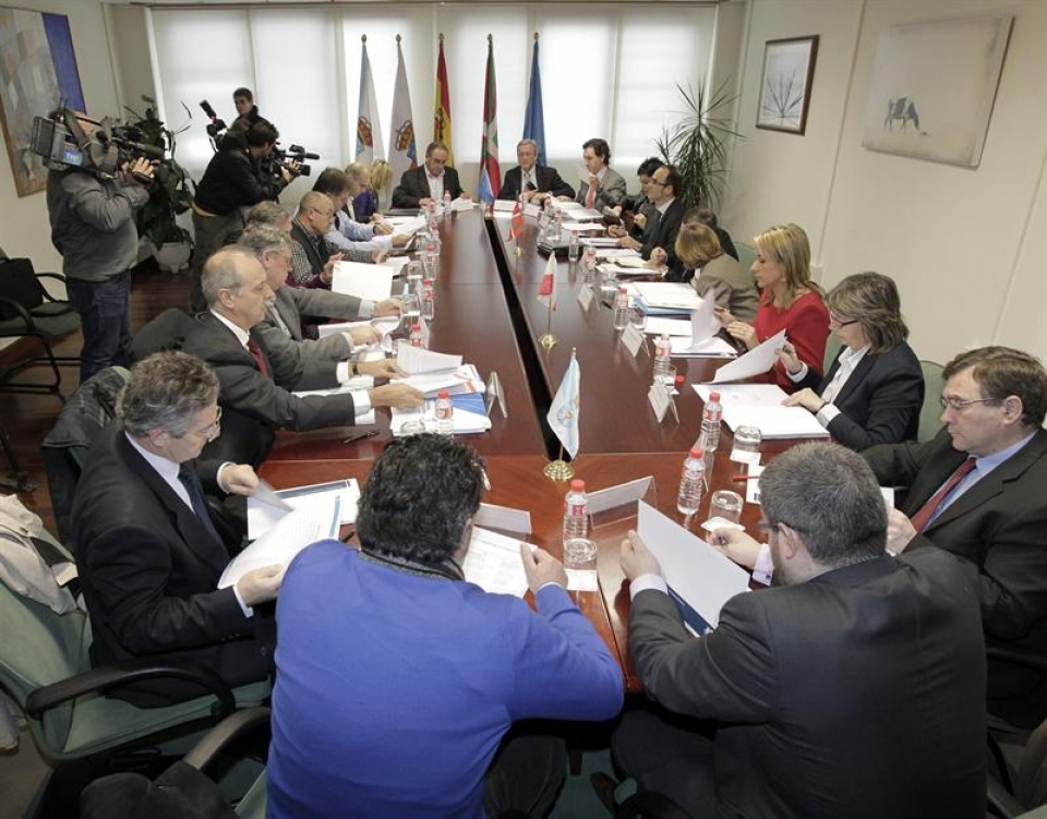 Reunión de las consejerias de pesca del Norte de España. Foto: Efe.