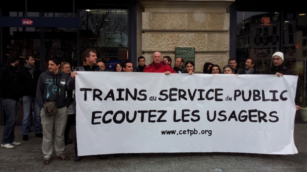 Rassemblement du Collectif En Train Pays Basque (CETPB) à Bayonne. Photo: CETPB