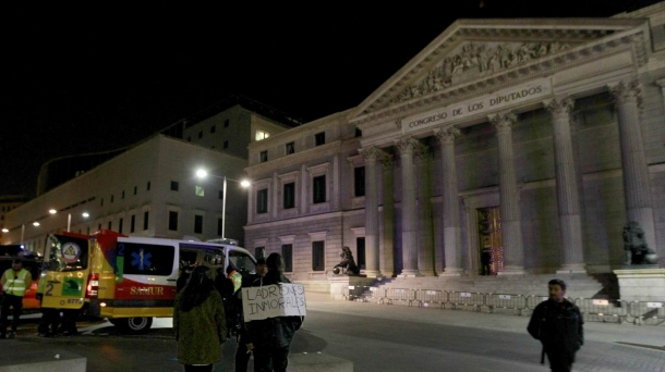 Lan-erreforma: Atxilotuak Madrilen, M15 mugimenduaren protestan