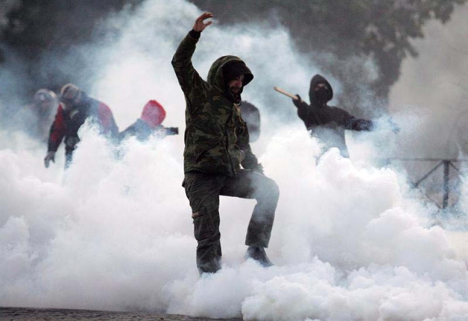 La Policía ha intentado dispersar a los manifestantes.