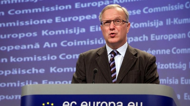 El comisario europeo de Asuntos Económicos, Olli Rehn, ante los medios en Bruselas. Efe.