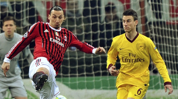 El jugador del Milán Ibrahimovic en un lance del partido. Foto: EFE