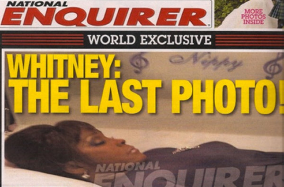 Última imagen de Whitney Houston, en el ataúd. Foto: National Enquirer
