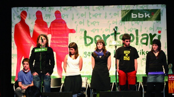 Premio BBK de bertsolaris jóvenes. Foto: KAFE ANTZOKIA
