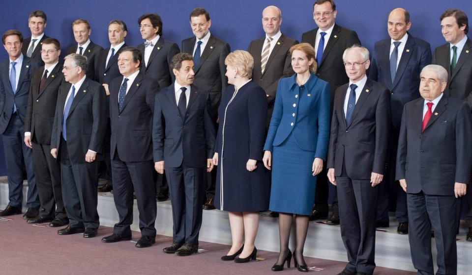 Cumbre en Bruselas: No revisarán el déficit de España hasta junio
