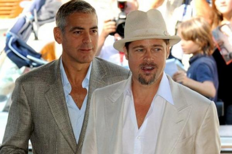 George Clooney eta Brad Pitt, homosexualitatearen aldeko antzezlan bateko protagonistak. EFE