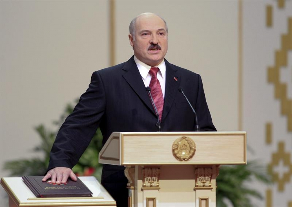 El presidente de Bielorrusia, Alexander Lukashenko, durante su investidura en Minsk. Foto:EFE