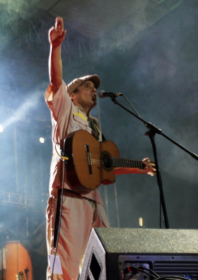 MANU CHAO, EN DIRECTO. FOTO: EFE