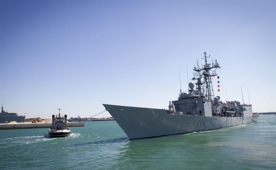 La fragata "Reina Sofía" zarpa rumbo a aguas de Somalia. Efe.