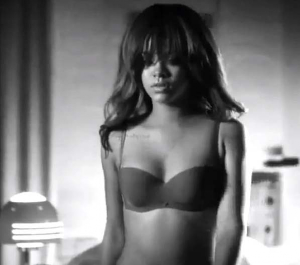 Rihanna, Armani etxearentzat egindako kanpaina berrian. Argazkia: Armani