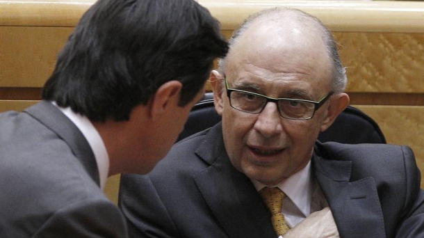 Cristóbal Montoro, durante la sesión de control al Gobierno en el Senado. Efe.