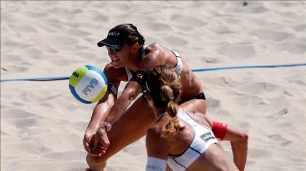 Las jugadoras de vóley-playa podrán elegir su ropa 