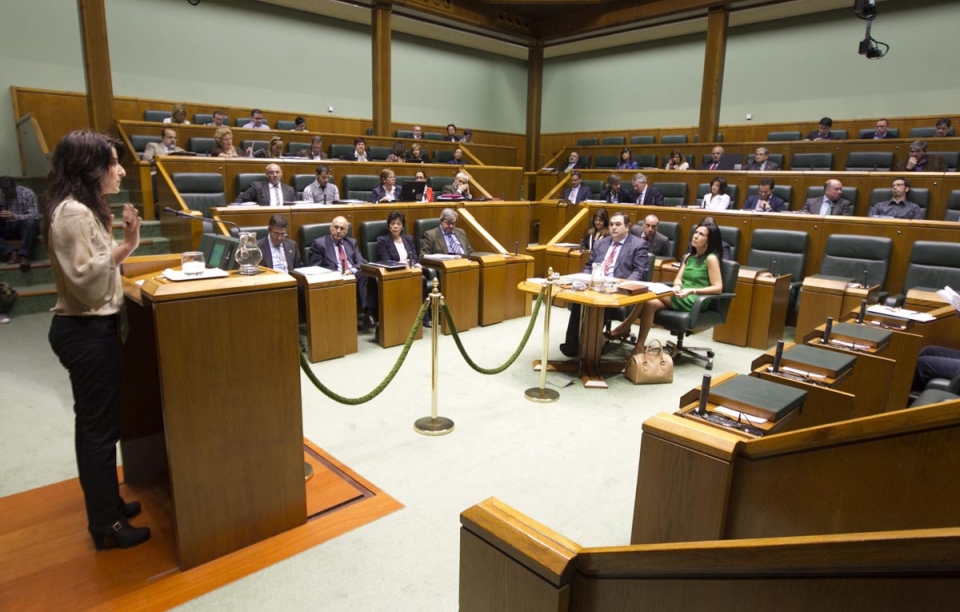 El Parlamento Vasco ha aprobado hoy la ponencia sobre paz y convivencia.