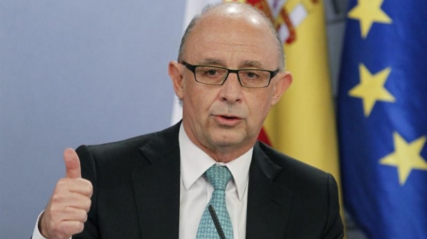 Cristóbal Montoro en la rueda de prensa de presentación de los Presupuestos Generales de 2012. Efe.