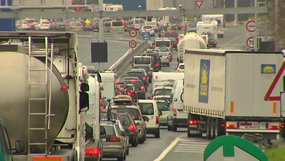 Medio millón de vehículos circularán por las carreteras vascas durante la Semana Santa. EFE