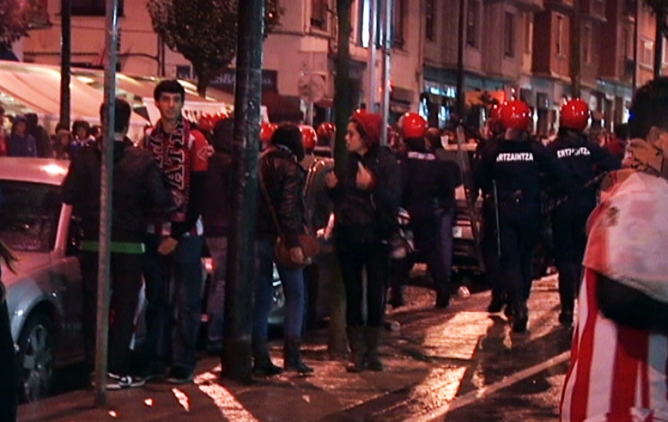 Tres personas han sido detenidas por la Ertzaintza en Bilbao. Foto: EITB