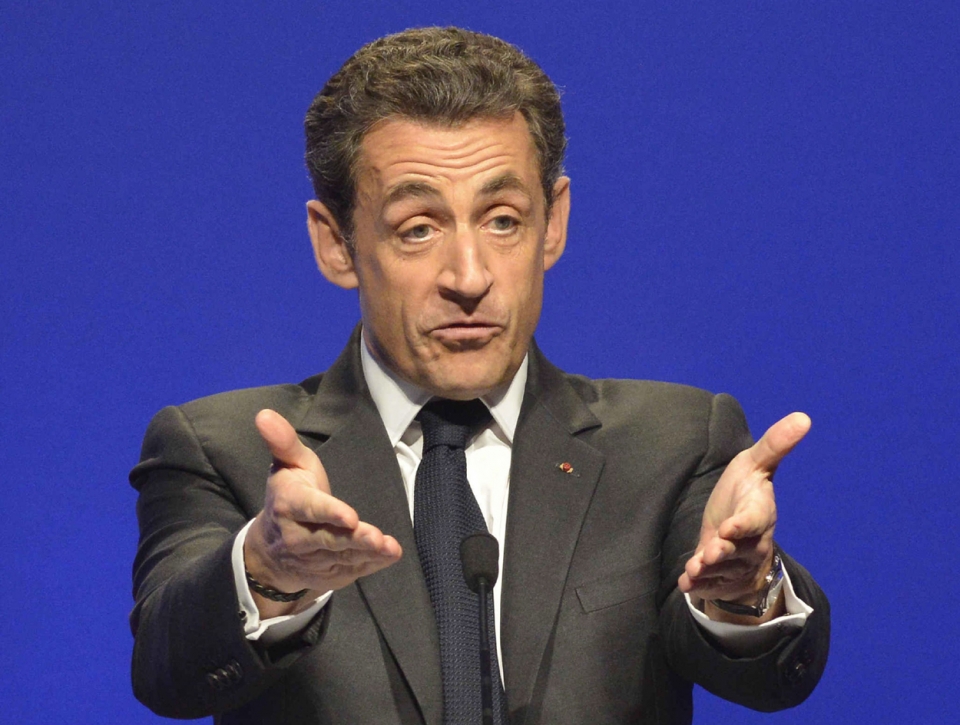 Sarkozy insiste que si ganan los socialistas estarán como en España