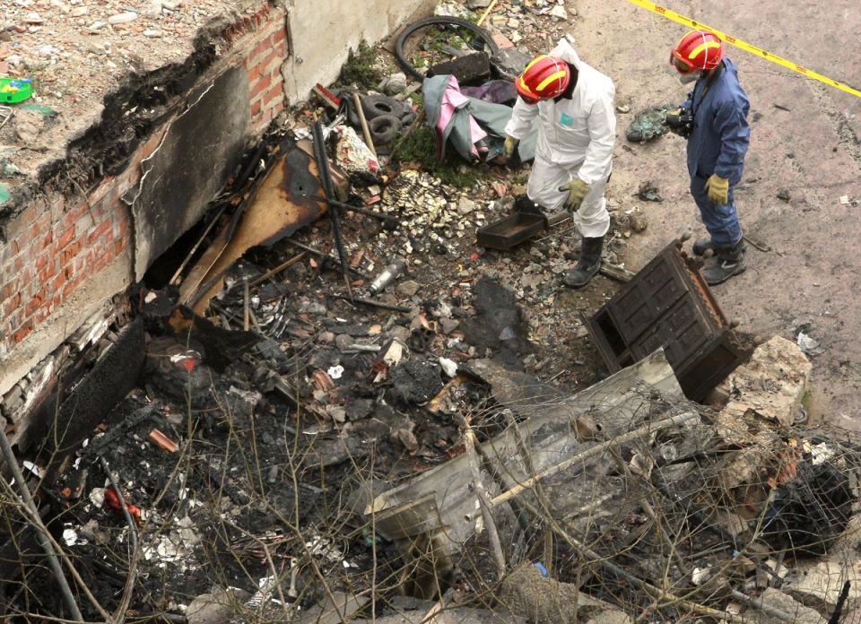 Tres hombres y una mujer han muerto por inhalación de humo. Foto: EFE