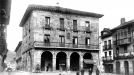 L'hôtel de ville de Gernika avant le bombardement. Photo: Musée de la paix de Gernika title=