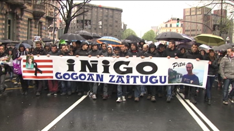 Una manifestación en homenaje a Iñigo Cabacas. EFE